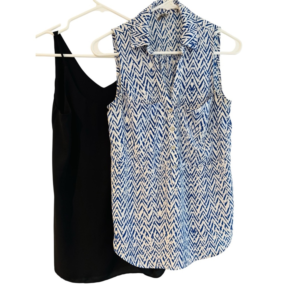 1 set of 2: XS Dynamite Blue White Patterned + Reitmans Black Sleeveless Blouse🖤